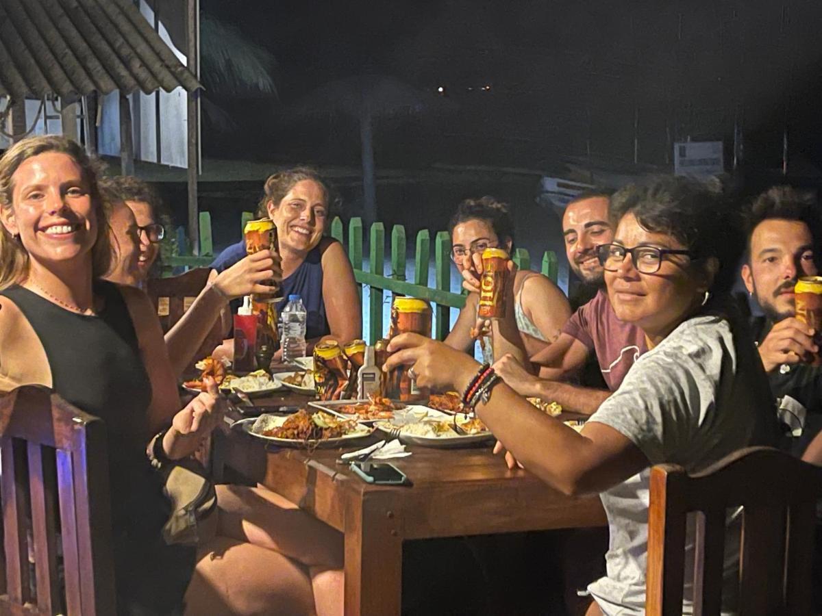 Golden Beach Cottages Trincomalee Eksteriør billede