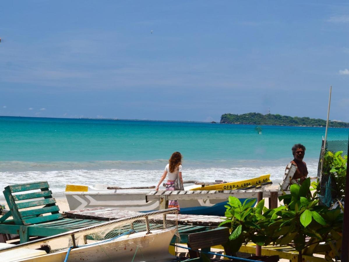 Golden Beach Cottages Trincomalee Eksteriør billede