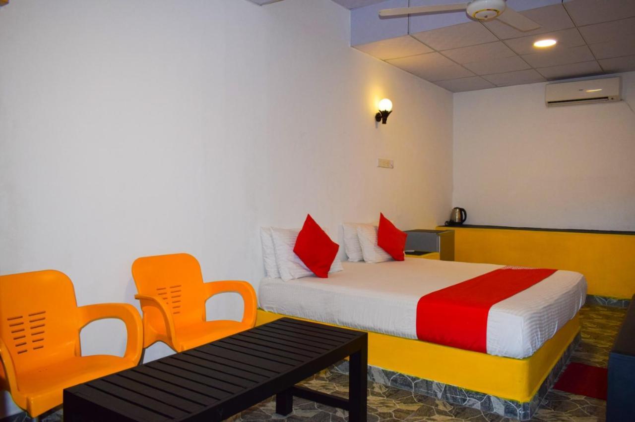 Golden Beach Cottages Trincomalee Eksteriør billede