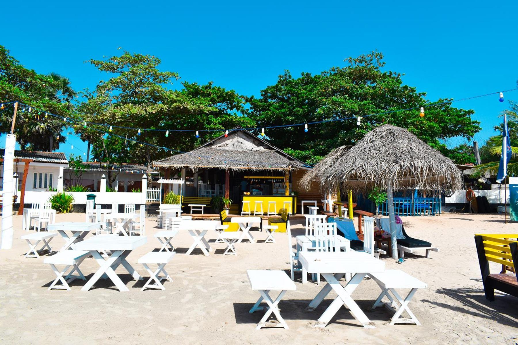 Golden Beach Cottages Trincomalee Eksteriør billede