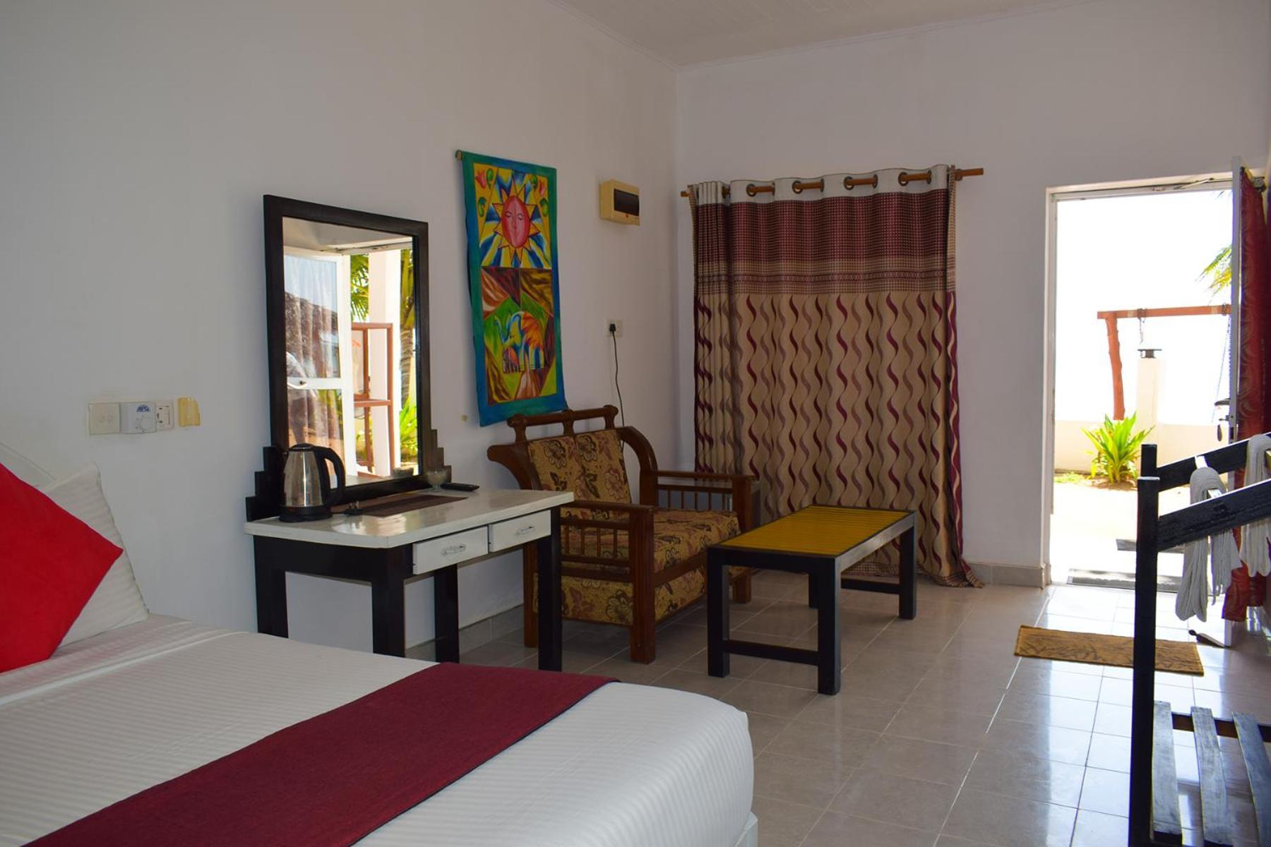 Golden Beach Cottages Trincomalee Eksteriør billede