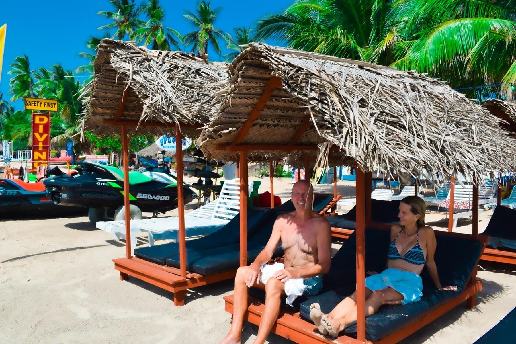 Golden Beach Cottages Trincomalee Eksteriør billede