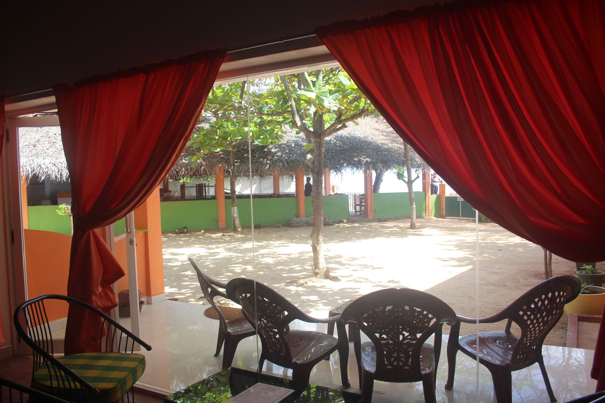 Golden Beach Cottages Trincomalee Eksteriør billede